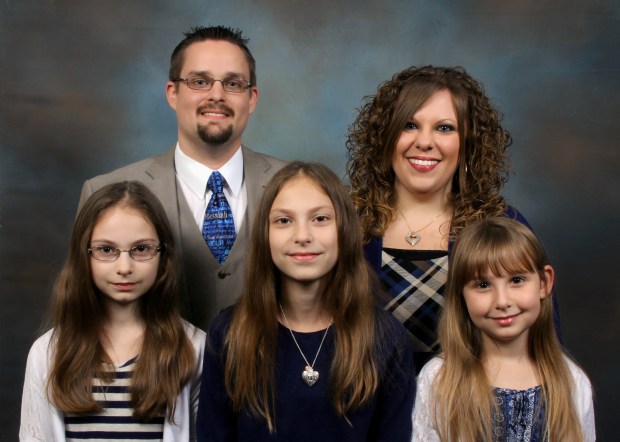 jenkins-family-aaron-lesli-lydia-sara-emily